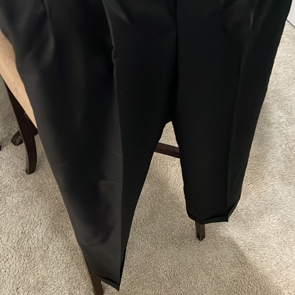 Dress pants $15 - Picture 2 of 4